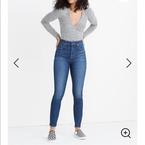 Gently used 	Curvy High-Rise Skinny Jeans